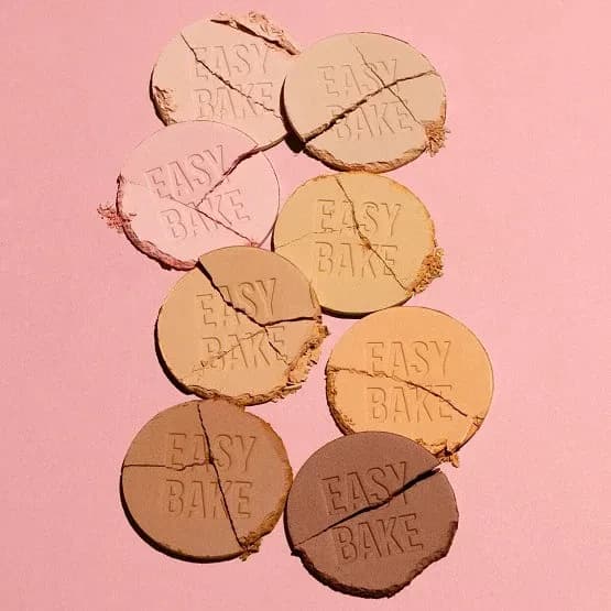 Huda Beauty Easy Bake and Snatch Pressed Talc-Free Brightening and Setting Powder - Pound cake8.5g 2