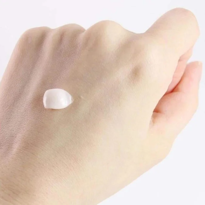 Eye cream for the entire face containing collagen, similar to human collagen, microsized into for skin-deep anti-aging effect. Eye cream for the entire face to provide moisturizing and nourishing benefits by collagen, el | Veela Beauty Eye cream for the entire face containing collagen, similar