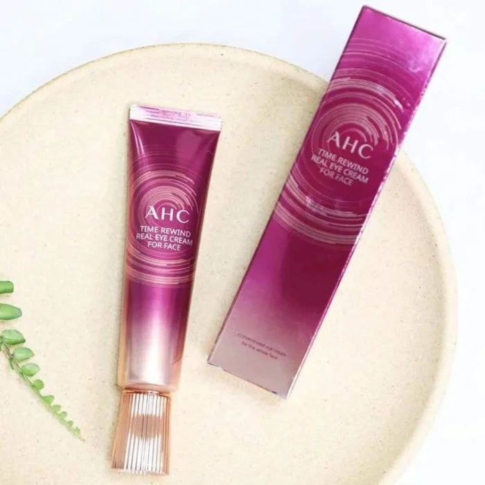 Eye cream for the entire face containing collagen, similar to human collagen, microsized into for skin-deep anti-aging effect. Eye cream for the entire face to provide moisturizing and nourishing benefits by collagen, el | Veela Beauty Eye cream for the entire face containing collagen, similar
