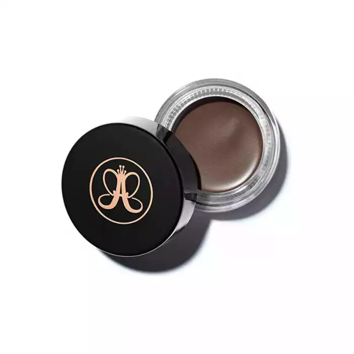 Anastasia Dipbrow Pomade Granite - Anastasia Beverly Hills DIPBROW Pomade is a full-pigment, waterproof eyebrow pomade available in 11 shades to help fill in and detail eyebrows. - The long-lasting, buildable formula gli | Veela Beauty Anastasia Dipbrow Pomade Granite | فييلا بيوتي