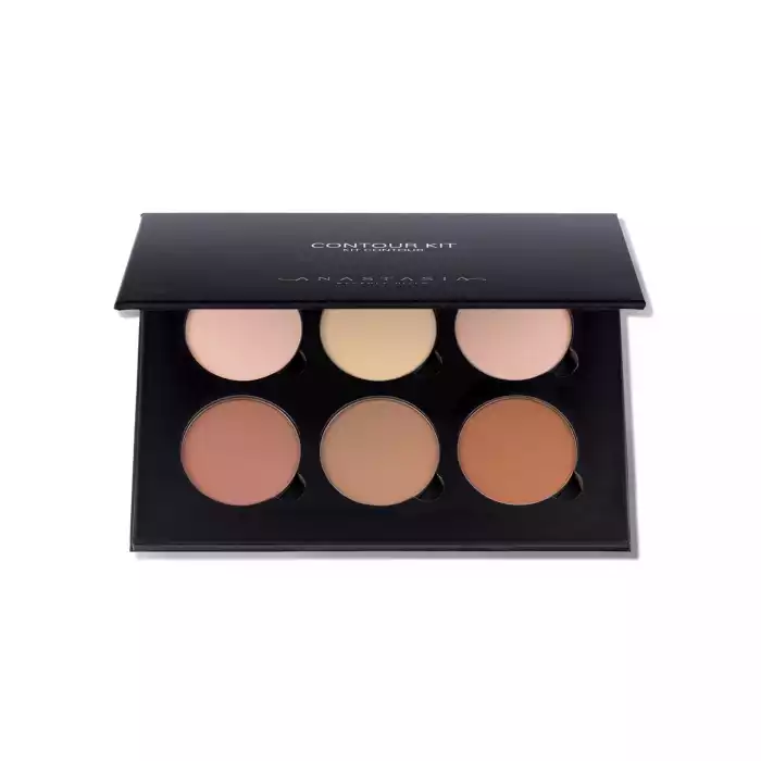 -Anastasia Beverly Hills Contour Powder Kit عبارة عن مجموعة بودرة كونتور الكل في واحد تحتوي على 3 ألوان هايلايتر و 3 ظلال كونتور بتشطيبات غير لامعة ولامعة. - تتميز بتركيبة بودرة الكونتور المضغوطة المبتكرة من Anastasia Be | فييلا بيوتي -Anastasia Beverly Hills Contour Powder Kit عبارة عن
