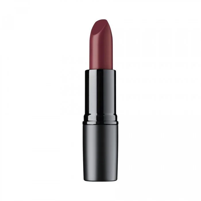 Long-lasting, matte lipstick for ultimate comfort
Long-lasting and intense matte finish
Strong pigmentation for a rich color application
Soft and extremely comfortable formula | Veela Beauty | فييلا بيوتي