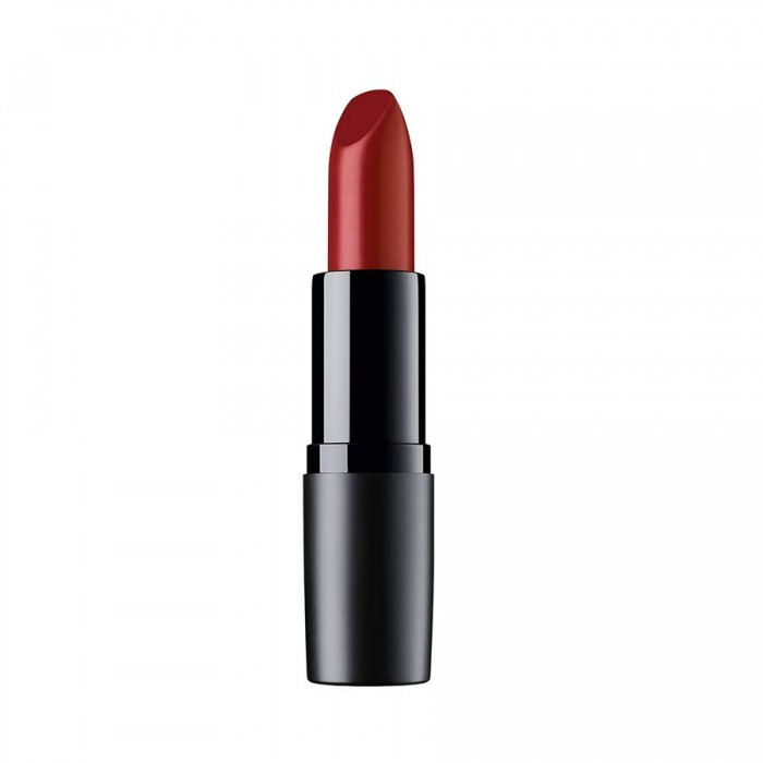 Long-lasting, matte lipstick for ultimate comfort
Long-lasting and intense matte finish
Strong pigmentation for a rich color application
Soft and extremely comfortable formula | Veela Beauty | فييلا بيوتي