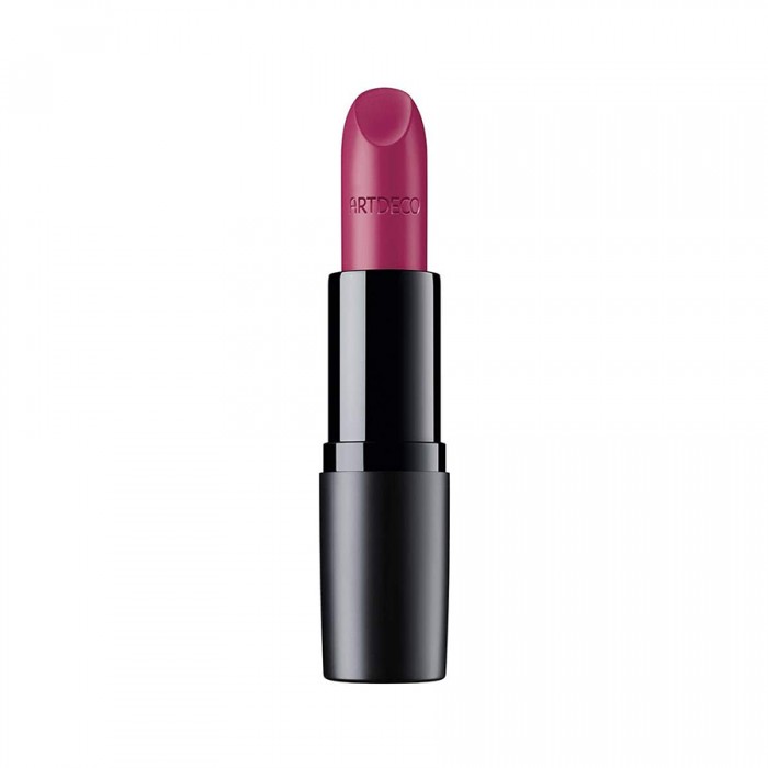 Long-lasting, matte lipstick for ultimate comfort
Long-lasting and intense matte finish
Strong pigmentation for a rich color application
Soft and extremely comfortable formula | Veela Beauty | فييلا بيوتي