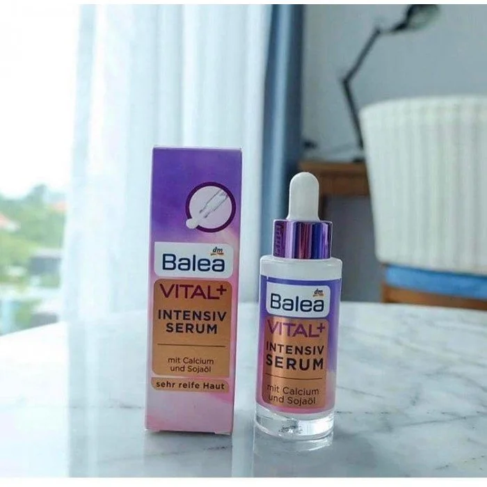 بالكالسيوم وزيت فول الصويا يقوي ويغذي بشكل مكثف نباتي يعمل مصل Balea VITAL + المكثف مع المرطبات على تحسين بنية بشرتك. يحتوي على مكونات نشطة مع الكالسيوم المتجدد وزيت فول الصويا وحمض الهيالورونيك. زيت فول الصويا نوع البشر | فييلا بيوتي بالكالسيوم وزيت فول الصويا يقوي