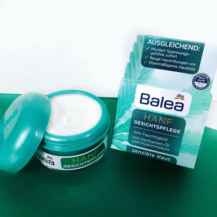 The gentle formulation of the Balea hemp facial care