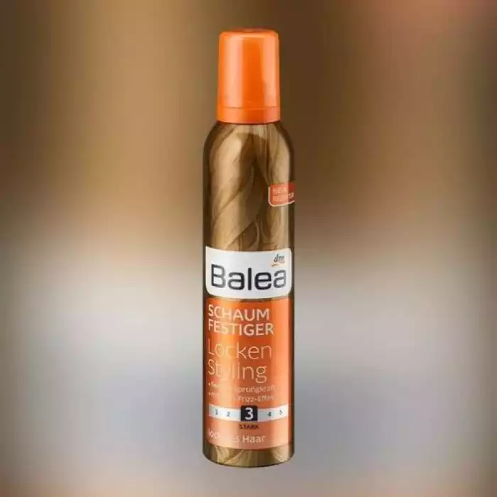 Flexible bounce with anti-frizz effect strong hold with UV filter and care vitamin natural and lively The Balea Mousse Locken Styling gives the hair flexible hold and a finely defined structure - for supple, lively curl | Veela Beauty Flexible bounce with anti-frizz effect strong hold with UV