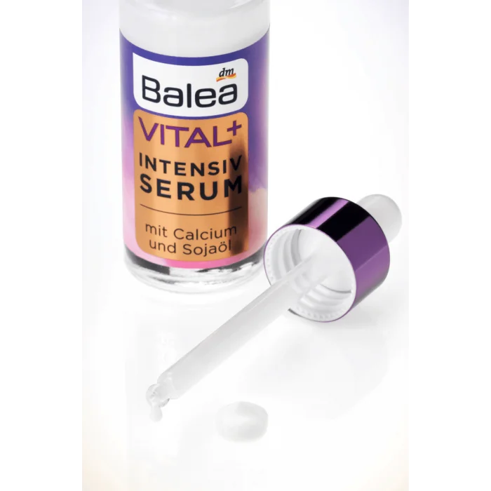 بالكالسيوم وزيت فول الصويا يقوي ويغذي بشكل مكثف نباتي يعمل مصل Balea VITAL + المكثف مع المرطبات على تحسين بنية بشرتك. يحتوي على مكونات نشطة مع الكالسيوم المتجدد وزيت فول الصويا وحمض الهيالورونيك. زيت فول الصويا نوع البشر | فييلا بيوتي بالكالسيوم وزيت فول الصويا يقوي
