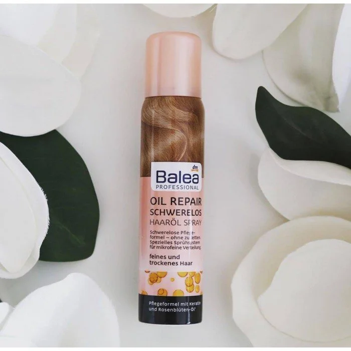 Weightless care formula - without being greasyOptimal combabilityFor fine and dry hairSpecial spray system for micro -fine distributionCare formula with keratin and rose petal oil Extract-in -oilFor a sensual, silky ha | Veela Beauty Weightless care formula | فييلا بيوتي