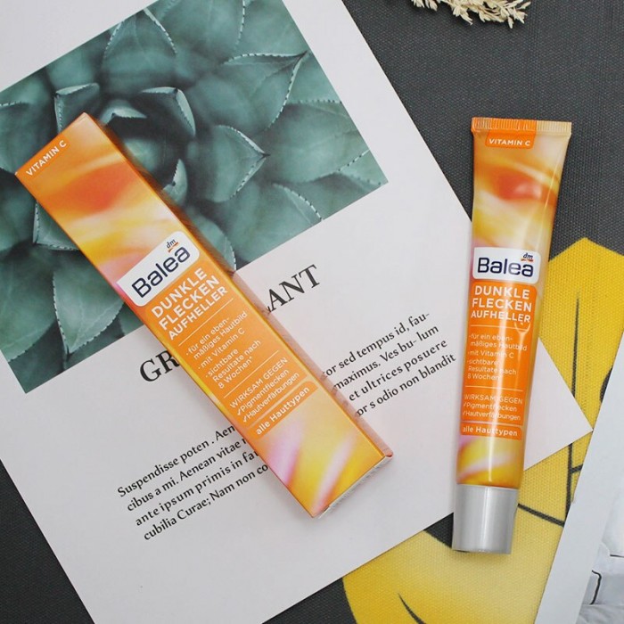 Effective against pigment spots and skin discolouration Visible results after 8 weeks * with vitamin C24 h moisturizing careSkin compatibility dermatologically confirmed The Balea dark spots whitening agent with pantheno | Veela Beauty Effective against pigment spots and skin discolouration