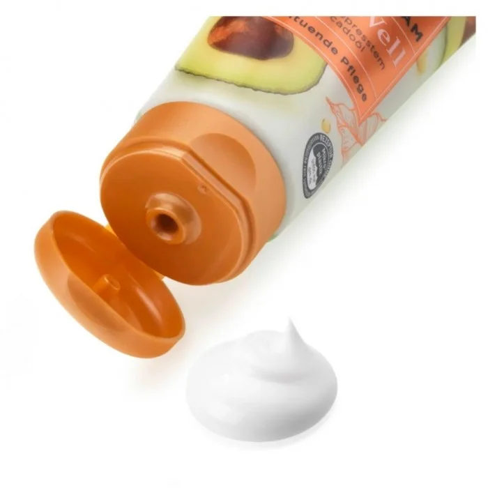 The rich Balea massage & foot care balm Feel Well with cold-pressed avocado and jojoba oil is ideal for stressed and stressed feet | Veela Beauty The rich Balea massage & foot care balm Feel Well with