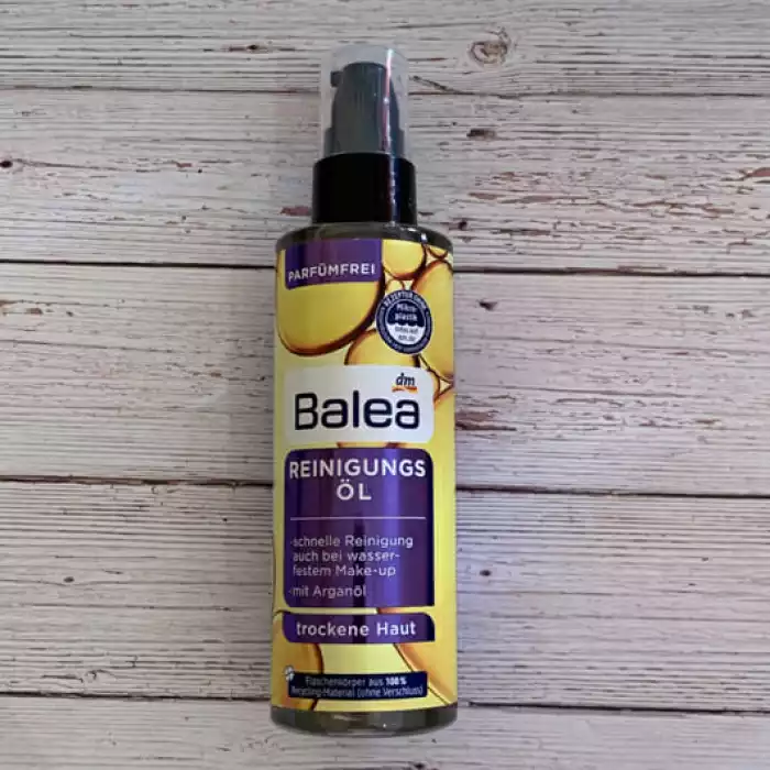 Perfume-freeFast cleaning even with waterproof make-upWith argan oilFor dry skinSkin compatibility dermatologically and ophthalmologically confirmedLuxury for your skin: The cleaning oil from Balea frees the skin particu | Veela Beauty Perfume-freeFast cleaning even with waterproof make-upWith