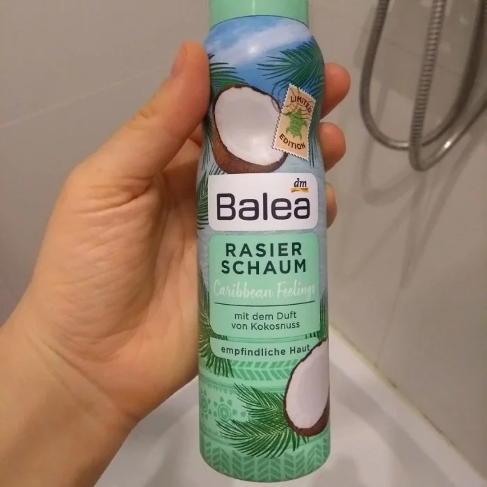 The feeling of fantastically smooth skin Balea Caribbean Feelings shaving foam with the scent of coconut moisturizes and pampers your skin while shaving. The Caribbean Feelings shaving foam is also suitable for sensitive | Veela Beauty The feeling of fantastically smooth skin | فييلا