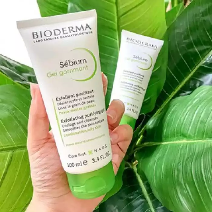 Sébium Exfoliating gel is the only scrub that refines the skin texture, tightens pores and brightens the complexion while preventing the formation of blemishes thanks to the Fluidactiv™ patented complex, which biological | Veela Beauty Sébium Exfoliating gel is the only scrub that refines the