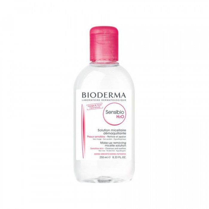 Gently cleanse your sensitive, normal to dry skin with the Bioderma Sensibio H2O, an ultra-mild, non-rinse micellar water cleanser and make-up remover. Created to suit the needs of those who experience skin irritation a | Veela Beauty Gently cleanse your sensitive, normal to dry skin with the