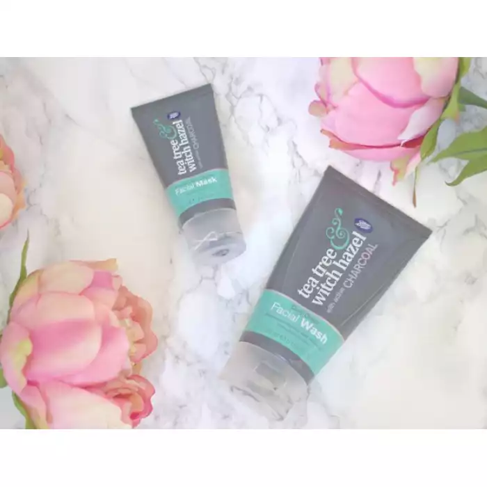 This Daily Detox Facial Wash Contains Antibacterial Tea Tree Oil And Skin-Calming Witch Hazel In Conjunction With Activated Charcoal To Keep Your Skin Clear And Healthy By. Charcoal Gently Cleanses And Attracts Dirt L | Veela Beauty This Daily Detox Facial Wash Contains Antibacterial Tea