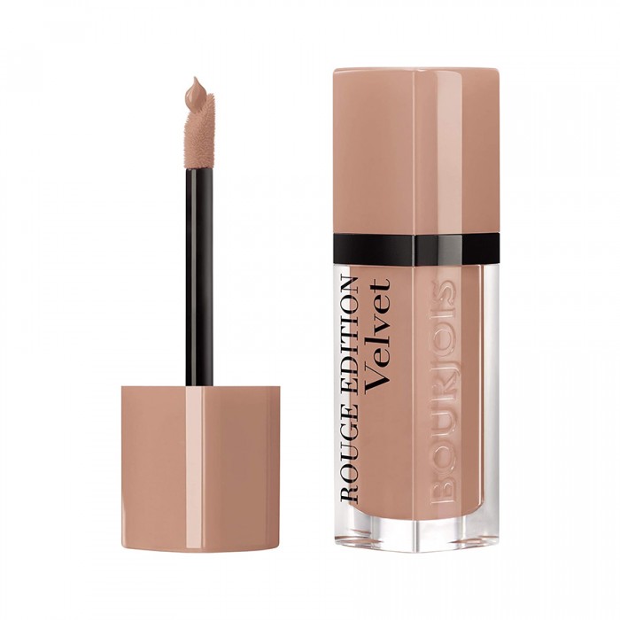 Soft flocked applicator Intense and comfortable matte colour up to 24-hour hold Enhanced formula with 1/4 of pure pigments that provide bold, intense colour Soft, melting texture with 1/4 velvet concentrate that leave | Veela Beauty Lips | Veela Beauty