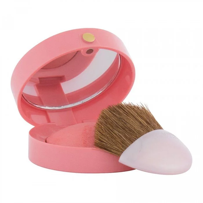 Built-in mirror and brush For a healthy blush Baked technology formula ensures that the blush impeccably blends with the skin Resistant to breakage thanks to the manufacturing process With a beautiful, sensual rose s | Veela Beauty | فييلا بيوتي