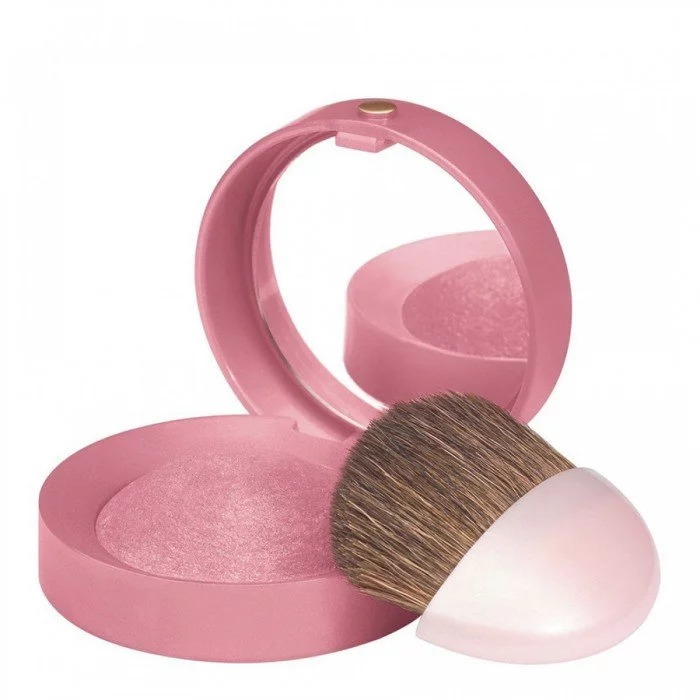Built-in mirror and brush For a healthy blush Baked technology formula ensures that the blush impeccably blends with the skin Resistant to breakage thanks to the manufacturing process With a beautiful, sensual rose s | Veela Beauty | فييلا بيوتي