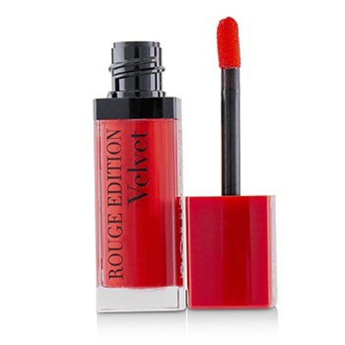 Soft flocked applicator Intense and comfortable matte colour up to 24-hour hold Enhanced formula with 1/4 of pure pigments that provide bold, intense colour Soft, melting texture with 1/4 velvet concentrate that leave | Veela Beauty | فييلا بيوتي