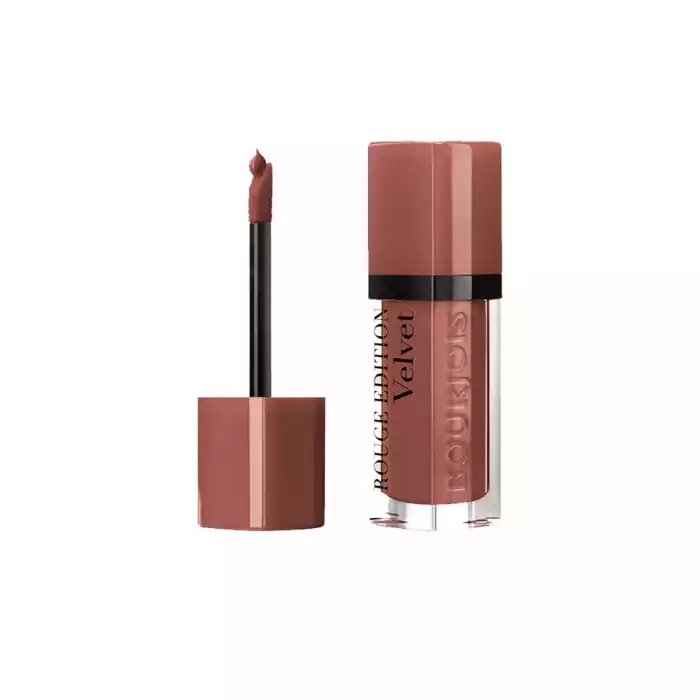 Soft flocked applicator Intense and comfortable matte colour up to 24-hour hold Enhanced formula with 1/4 of pure pigments that provide bold, intense colour Soft, melting texture with 1/4 velvet concentrate that leave | Veela Beauty | فييلا بيوتي