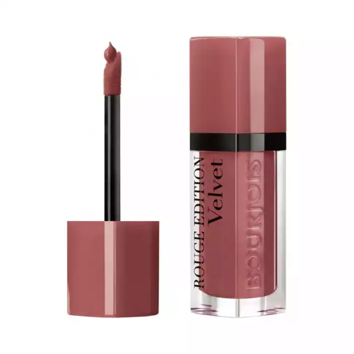Soft flocked applicator Intense and comfortable matte colour up to 24-hour hold Enhanced formula with 1/4 of pure pigments that provide bold, intense colour Soft, melting texture with 1/4 velvet concentrate that leave | Veela Beauty | فييلا بيوتي