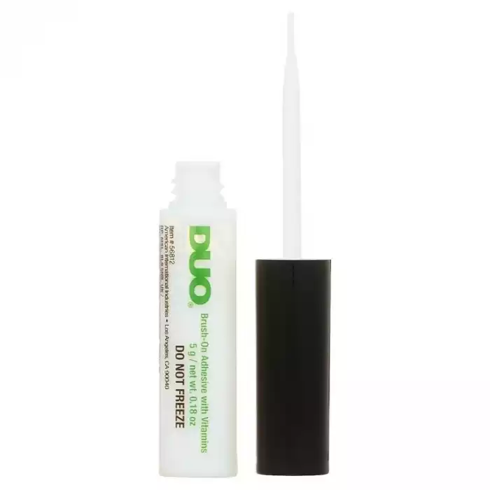 Duo Brush On Adhesive With Vitamins 5g green DUO Brush-On Adhesive with Vitamins | Veela Beauty