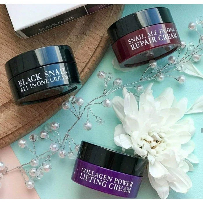 BLACK SNAIL ALL IN ON CREAM من افضل الكريمات العنايه بالبشره يتكون من مخاط الحلزون الأسود . الخرشوف ، الزعفران سيساعد على تهدئة البشرة ومكافحة الشيخوخة بشكل كبير . كما يحتوى على الكولاجين البحري للحفاظ على رطوبة الجلد وإ | فييلا بيوتي BLACK SNAIL ALL IN ON CREAM | فييلا بيوتي