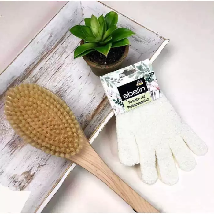 Beautiful skin in next to no time: The Ebeling massage and peeling glove are suitable for all hand sizes. It can be used on dry or damp skin for cleansing and invigorating massage. Excess skin cells are thoroughly an | Veela Beauty Beautiful skin in next to no time: | فييلا بيوتي