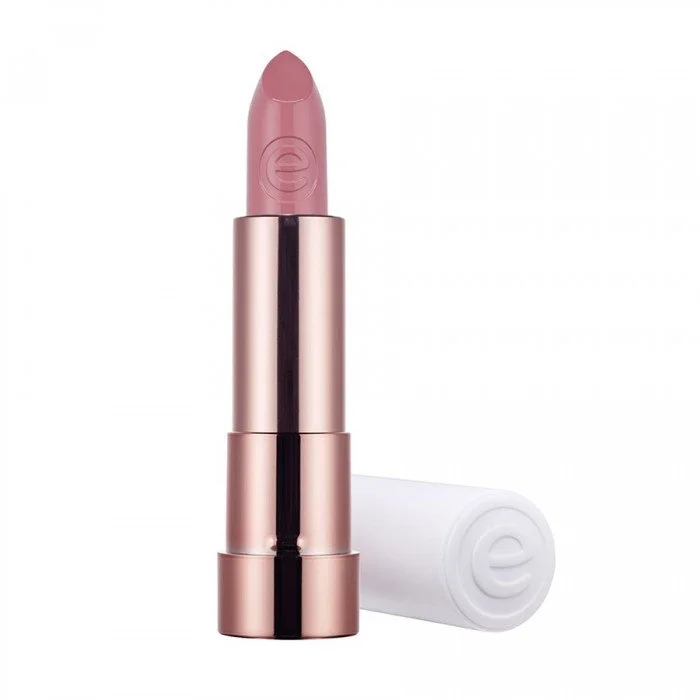 This is Me Lipstick هو أحمر شفاه كريمي ومغذي يوفر تركيبة مصبوغة تدوم طويلاً ، مما يجعله الاختيار المفضل لمن يريدون لونًا لا تشوبه شائبة ومقاوم للتقبيل ؟؟ يستمر طوال اليوم. ملمس شبه لامع ناعم وخفيف بشكل لا يصدق ، ومع ذلك | فييلا بيوتي This is Me Lipstick هو أحمر شفاه كريمي