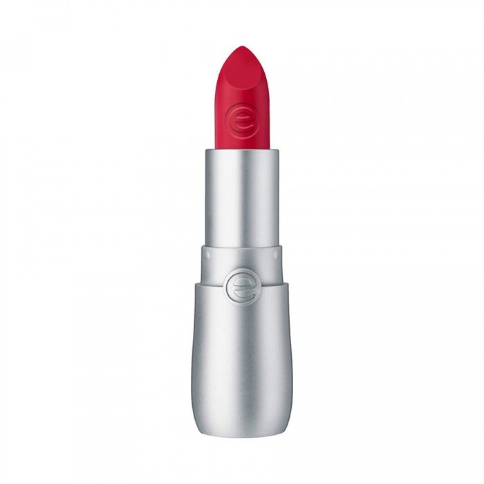We love matte! The innovative texture unites matte colour with a pleasant feeling on the lips. Thanks to the high pigmentation, the lipstick has a strong colour-dispersion, while the creamy texture offers semi-matte resu | Veela Beauty We love matte | فييلا بيوتي