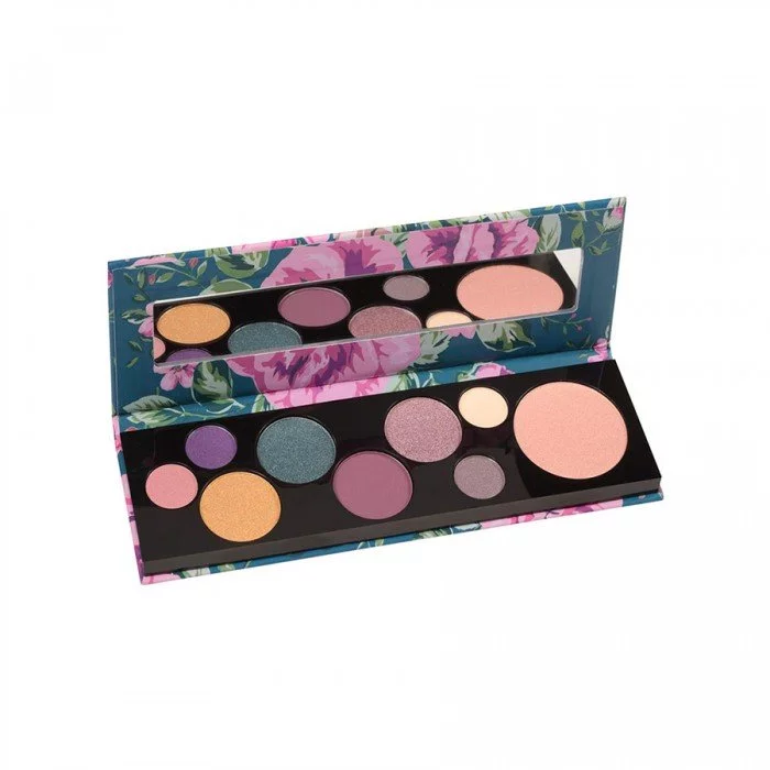 -Palette with 8 eyeshadows and 1 illuminator. Essence Too Glam To Give a Damn Eye & Face Palette brings intense colors, matte and metallic finish, which highlight the look with a lot of glamour. -Essence Too Glam To Give | Veela Beauty -Palette with 8 eyeshadows and 1 illuminator | فييلا