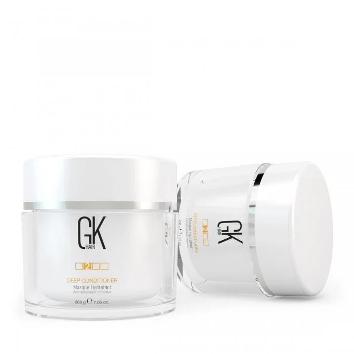 The ultimate hydrating conditioner for dry or damaged hair. This deep conditioner restores moisture, leaving the hair feeling nourished and silky to touch. Our blend of Jojoba Seed Oil counteracts heat styling and chemic | Veela Beauty The ultimate hydrating conditioner for dry or damaged hair