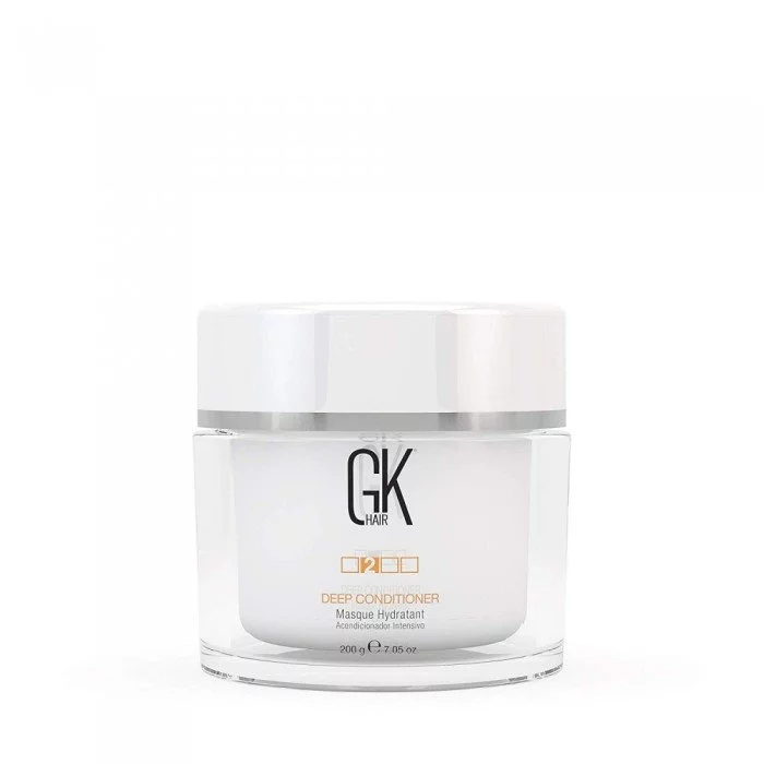 The ultimate hydrating conditioner for dry or damaged hair. This deep conditioner restores moisture, leaving the hair feeling nourished and silky to touch. Our blend of Jojoba Seed Oil counteracts heat styling and chemic | Veela Beauty The ultimate hydrating conditioner for dry or damaged hair