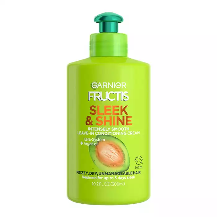 Argan oil from Morocco and apricot
For dry, frizzy and difficult to manage hair
Controls frizz and unmanageable hair | Veela Beauty | فييلا بيوتي