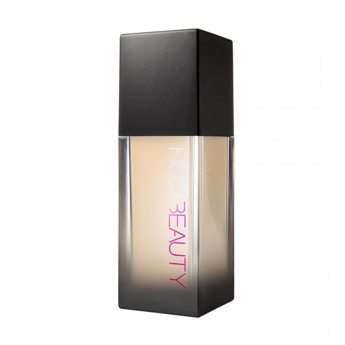 Huda beauty faux filter foundation vanilla -The clever fluid foundation blends seamlessly with skin and dries to a matte powder that looks radiant and isnt dry or lumpy. - Enriched with good-for-your-skin ingredients li | Veela Beauty Huda Beauty Faux filter Foundation Milkshake 100B,Hides