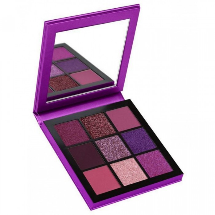 Is easy to blend, contains 9 different shades, gives you a