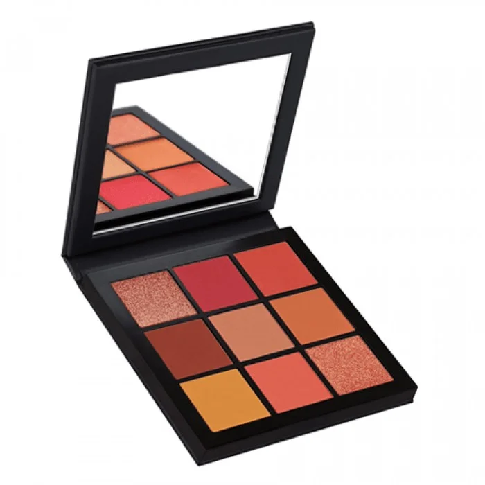 Huda Beauty Coral Eyeshadow Palette,Is easy to blend