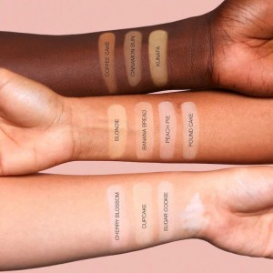 Huda beauty easy bake loose powder -The Huda Beauty Powder is all you need to keep your makeup look in place all day long - It blends easily across your skin and leaves behind a smooth, matte finish that sets the found | Veela Beauty Huda Beauty Easy Bake Loose Powder Sugar Cookie,with a soft