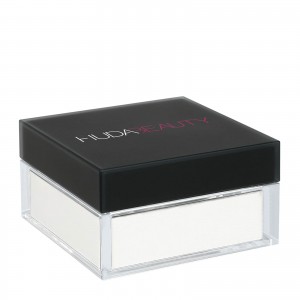 Huda beauty easy bake loose powder -The Huda Beauty Powder is all you need to keep your makeup look in place all day long - It blends easily across your skin and leaves behind a smooth, matte finish that sets the found | Veela Beauty Huda Beauty Easy Bake Loose Powder Sugar Cookie,with a soft