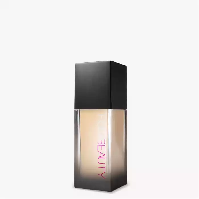 Huda beauty faux filter foundation vanilla -The clever fluid foundation blends seamlessly with skin and dries to a matte powder that looks radiant and isnt dry or lumpy. - Enriched with good-for-your-skin ingredients li | Veela Beauty Huda Beauty Faux filter Foundation 110N,Hides flaws with