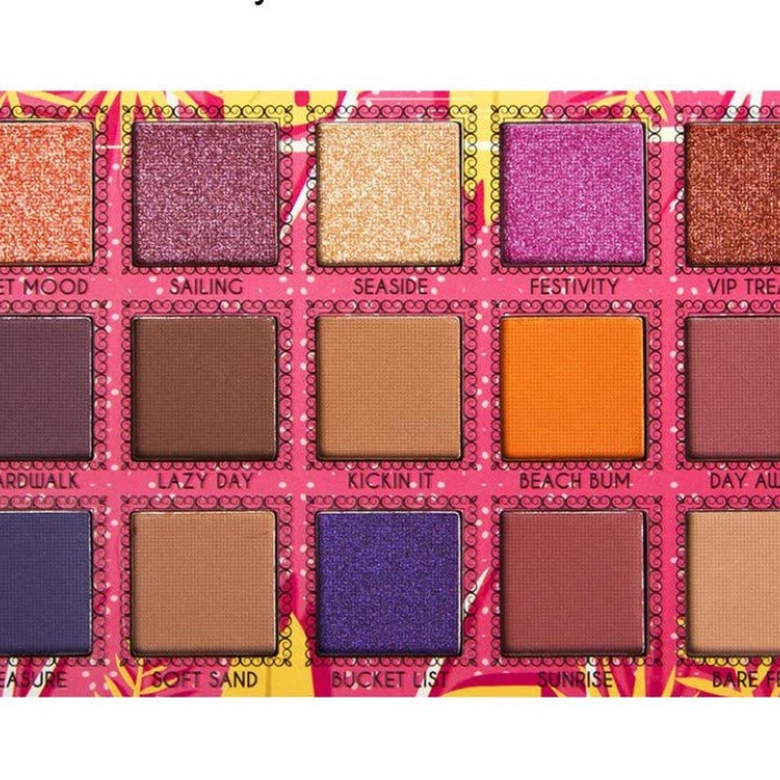 J.CAT Beauty Take Me Away Eyeshadow Palette 21 Secret Paradise It Contains 21 different colors, it gives my eyes a radiant