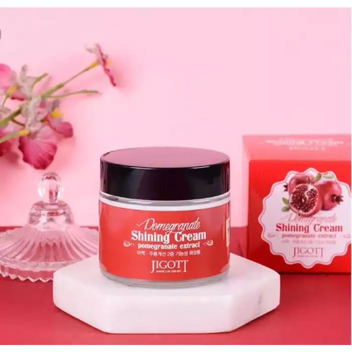 Various moisturizing agents protect skin from external stimuli such as stress to keep it shiny and healthy, Pomegranate is one of the fruits rich in nutrients, Vitamins, and minerals included in the cream are also good f | Veela Beauty Various moisturizing agents protect skin from external