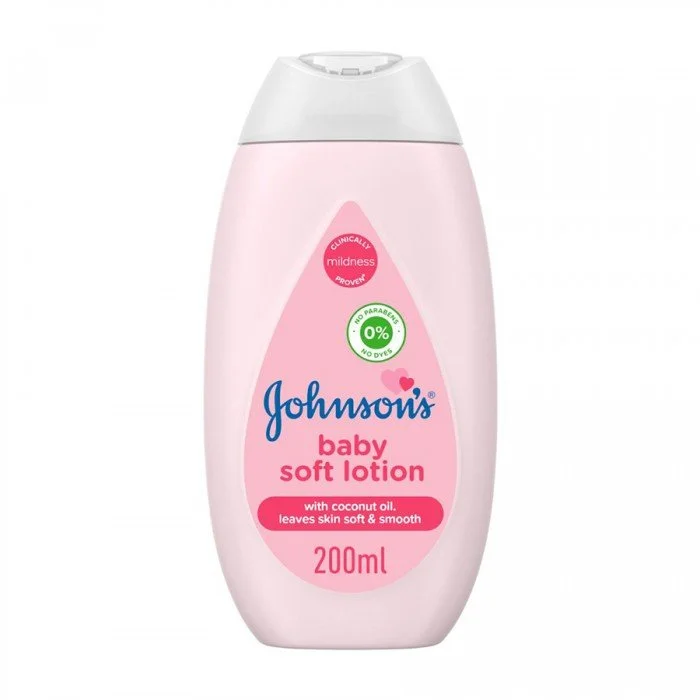 Johnsons Baby Soft Lotion 300ml.
Clinically Proven Mildness formula specifically design for baby’s delicate skin.
Enriched with coconut oil.
Nourishes delicate baby skin for 24hours.
Leaves skin soft and smooth after ju | Veela Beauty Johnsons Baby Soft Lotion 300ml | فييلا بيوتي