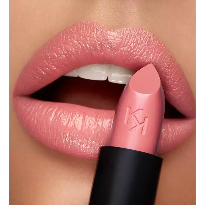Rich and nourishing lipstick. The creamy, enveloping texture leaves the lips feeling wonderful and incredibly soft for a long time. The lipstick glides on easily and the color is revealed immediately. Dermatologically te | Veela Beauty Rich and nourishing lipstick | فييلا بيوتي