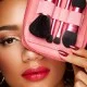 Portable stand and set of 4 professional brushes for the eyes and face. Contains: - 1 brush for applying and blending compact or loose face powders; - 1 flat tip eye contour brush for applying and blending powder and | Veela Beauty Portable stand and set of 4 professional brushes for the