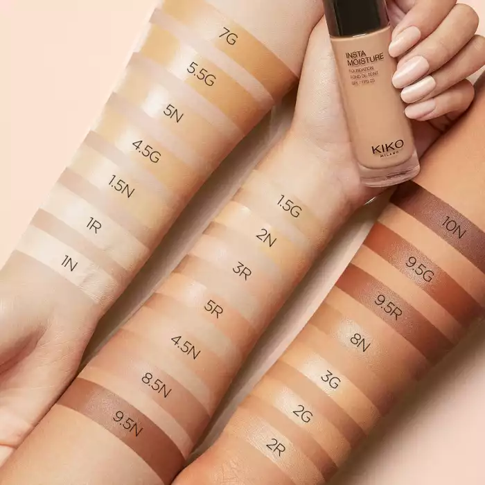 Perfecting and moisturizing SPF 25 liquid foundation. Ideal for: giving the face an even and radiant complexion, camouflaging blemishes and smoothing the skin with a perfecting optical effect, like a photographic filter. | Veela Beauty Perfecting and moisturizing SPF 25 liquid foundation |