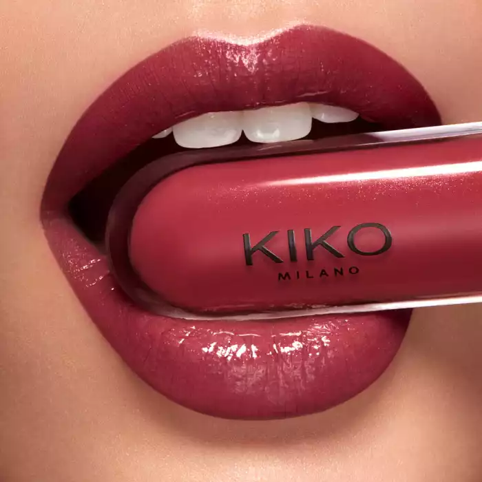 Long-lasting two-step liquid lipstick: an extraordinary combination of base colours and lip gloss with an intense and radiant finish. The colour is set onto the lips for a result that lasts up to 12 hours*. Base colour: | Veela Beauty Long-lasting two-step liquid lipstick: an extraordinary