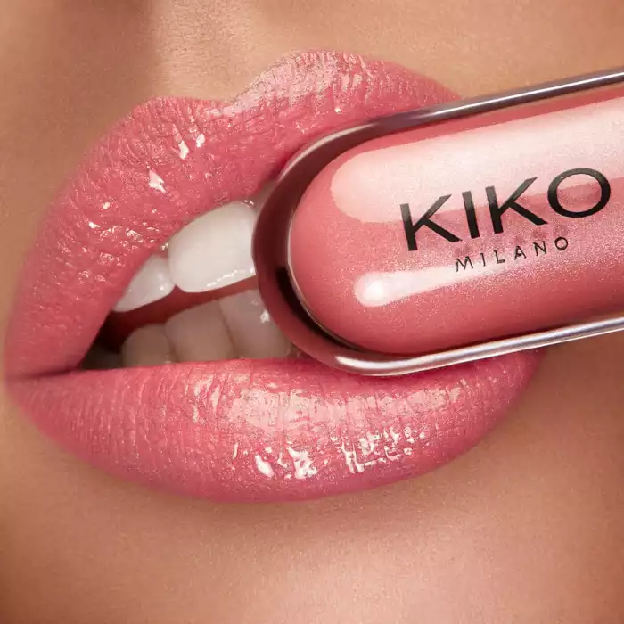 Long-lasting two-step liquid lipstick: an extraordinary combination of base colours and lip gloss with an intense and radiant finish. The colour is set onto the lips for a result that lasts up to 12 hours*. Base colour: | Veela Beauty Long-lasting two-step liquid lipstick: an extraordinary
