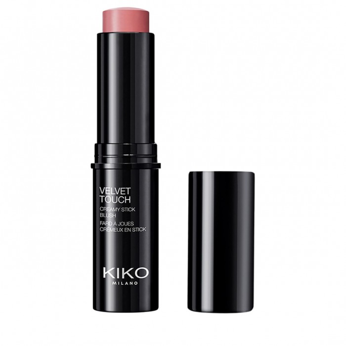 Radiant blush stick. The formula is enriched with African walnut oil and soothing pistachio extract. The soft, creamy texture adheres flawlessly to the skin. The product offers excellent color payoff and blends easily. | Veela Beauty Radiant blush stick | فييلا بيوتي